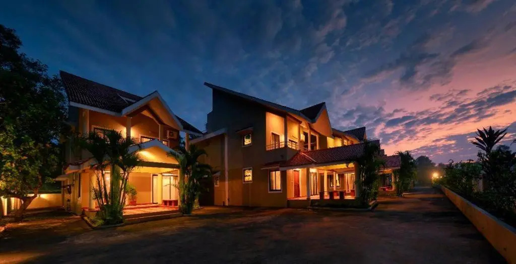 TreeHouse Blue Hotel & Villas