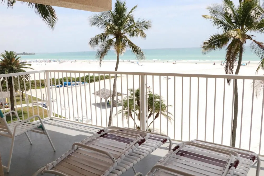 Jamaica Royale - T41 - 2 Br Condo