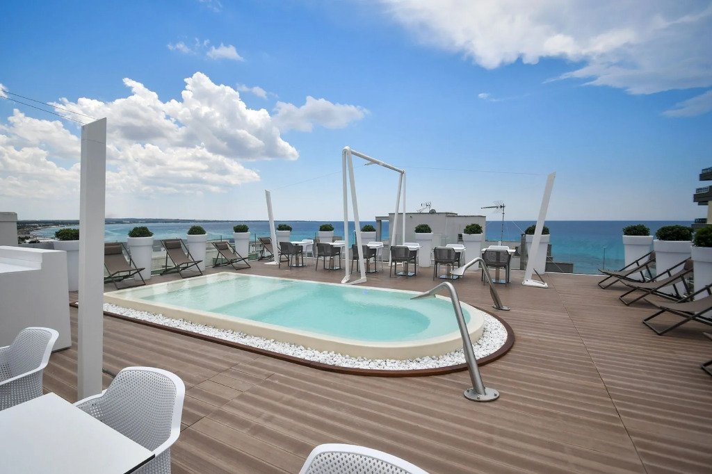 M&F Hotel