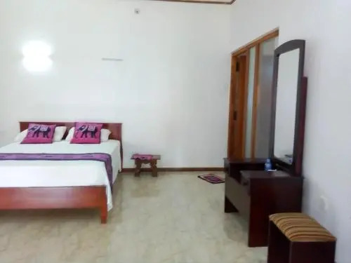 ALIYA PINK France Guesthouse