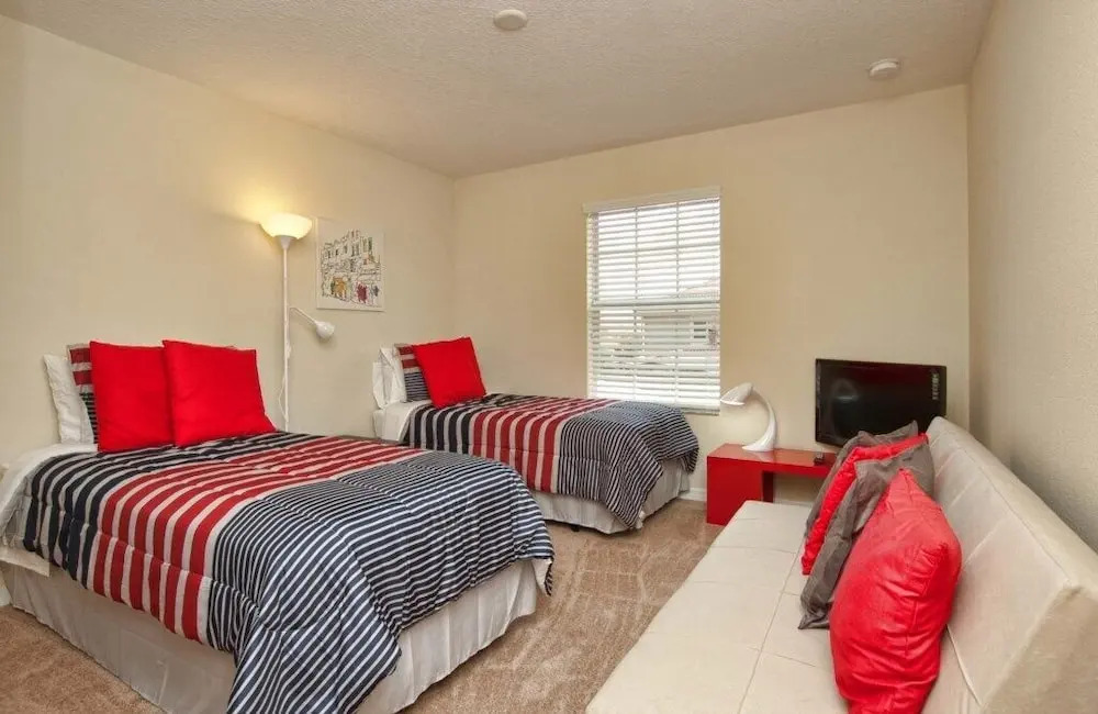 Townhome W/splashpool In Paradise Palms 3080pp 4 Bedroom Townhouse by RedAwning