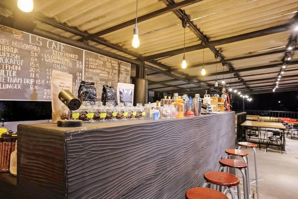 ZEN Rooms B Walk Batu