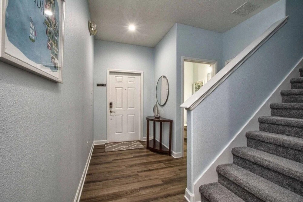 Tropical Waterfront, Completely Redone W/pool-3033 4 Bedroom Townhouse by Redawning, Kissimmee