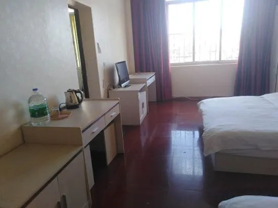 Xuanwei Shenghui Business Hotel