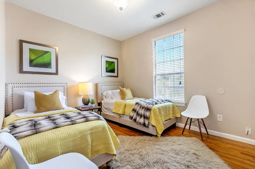 Spacious Historic Mid-City 2 Bedroom House!!!