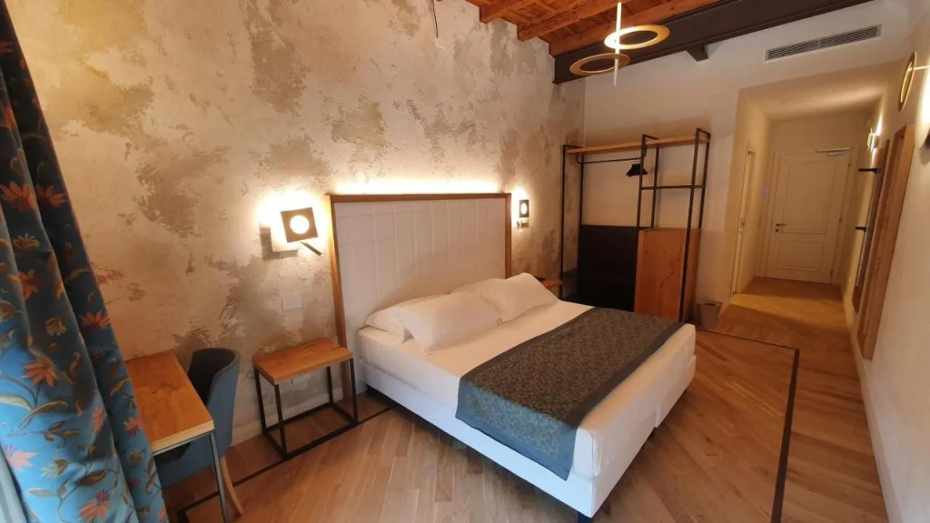 Cà Uberti Palace Hotel, MantegnaHotels