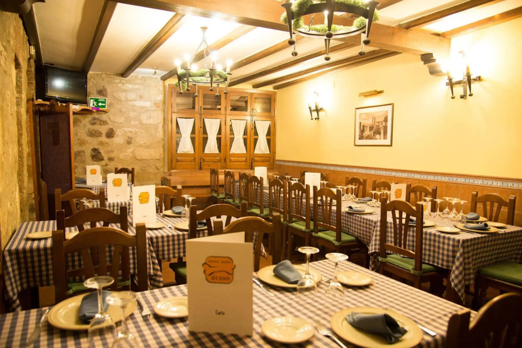 Hostal Hueso