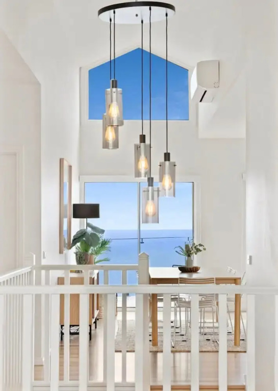 Clifftop Luxury With Spectacular Ocean Views