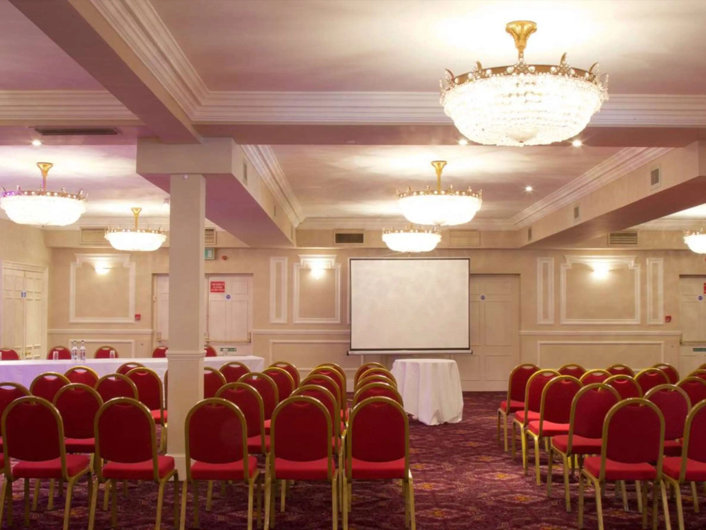 London Chigwell Prince Regent Hotel, BW Signature Collection