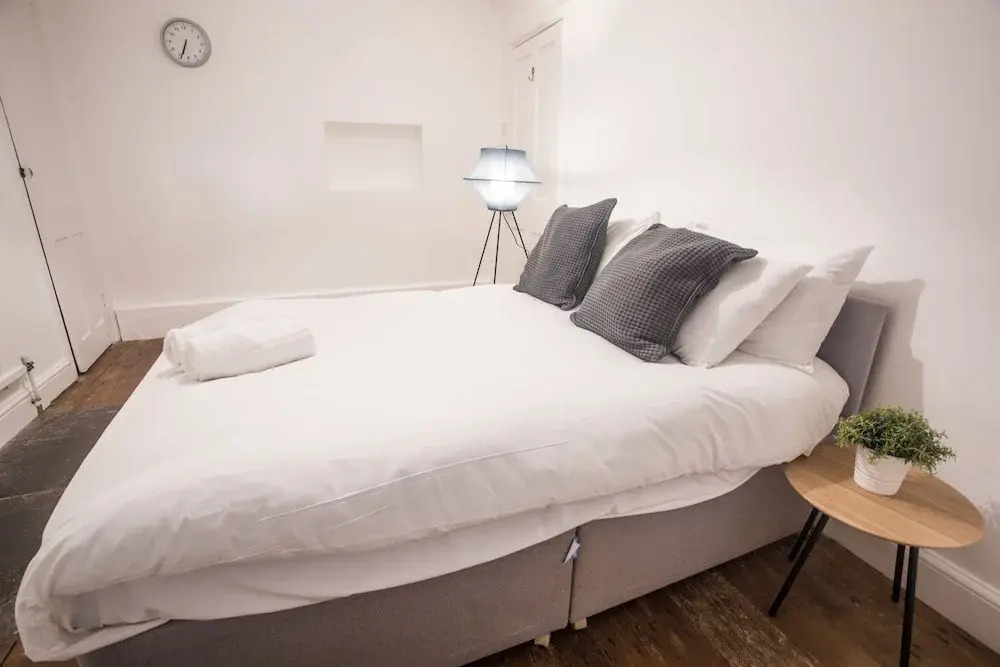 Short Stay Bristol - Pembroke Apartment