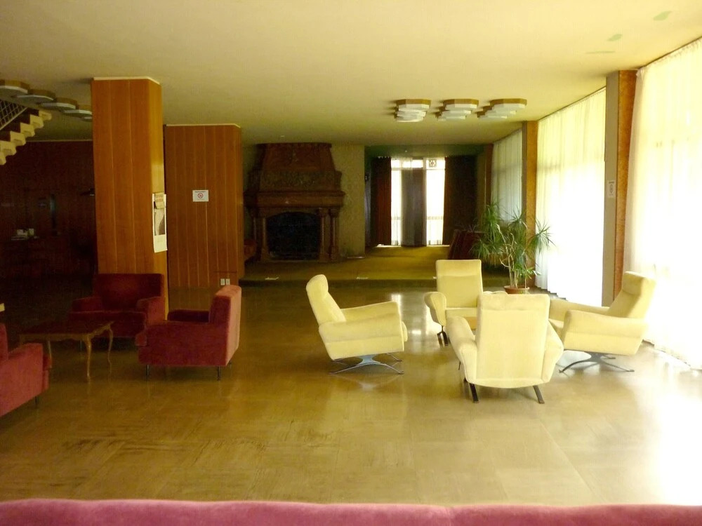 Studio in Meran, With Shared Pool and Furnished Balcony Near the Slopes