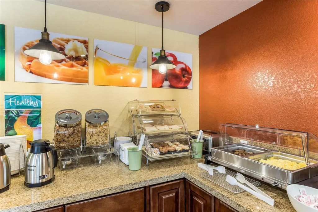 Mount Vernon Inn Escondido Downtown