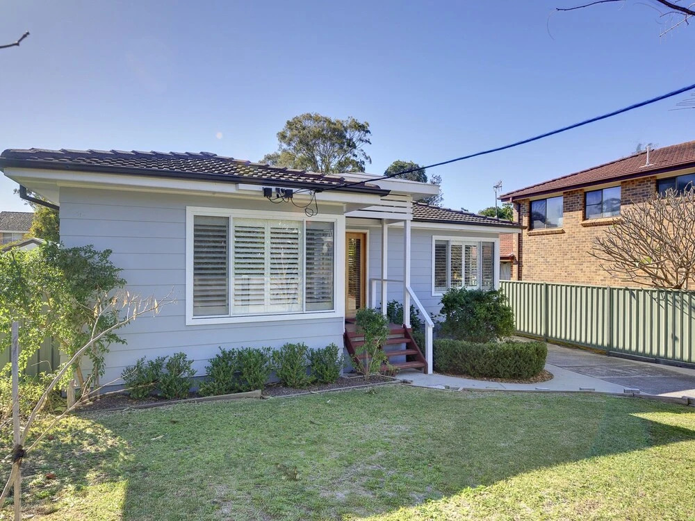 Rubys Retreat, 44 Achilles Street - pet friendly, aircon, wifi & boat parking