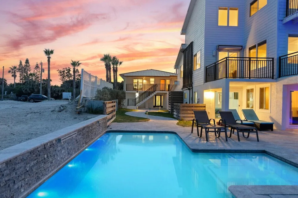 Oceanfront Pool House 7 Bedrooms 7 Bath 2 Kitchens
