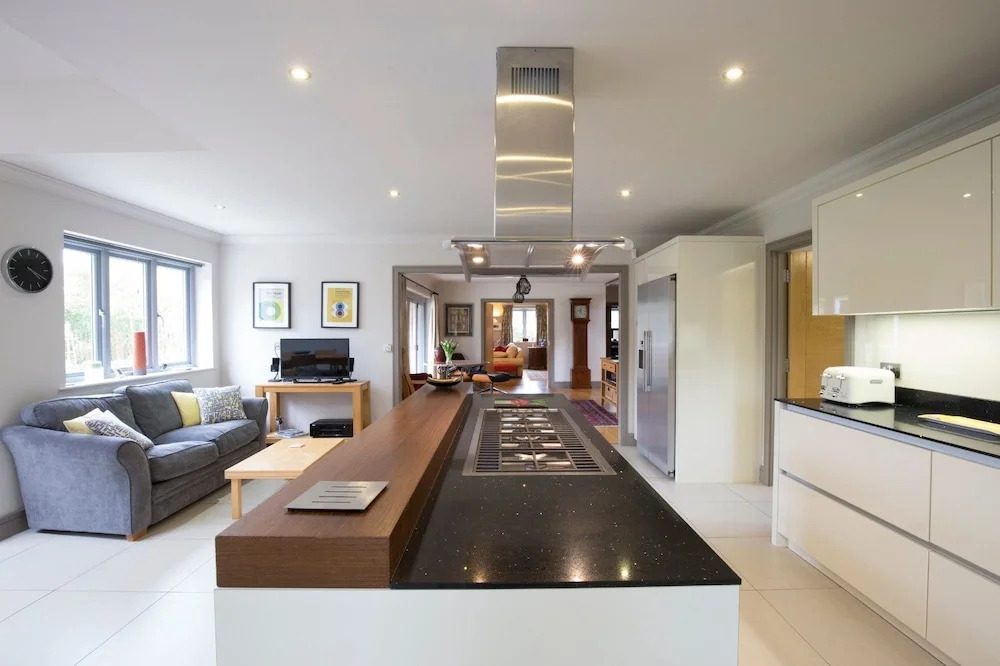 Stunning 5 Bed Garden Home - Oxford