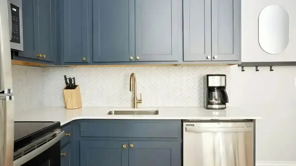 Sleeps 16 4 Units, Steps to the French Quarter The Harlequin by Avantstay