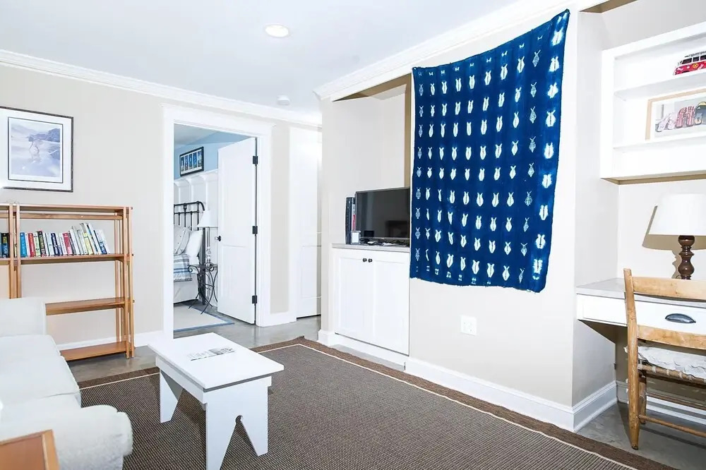 The Tides Inn