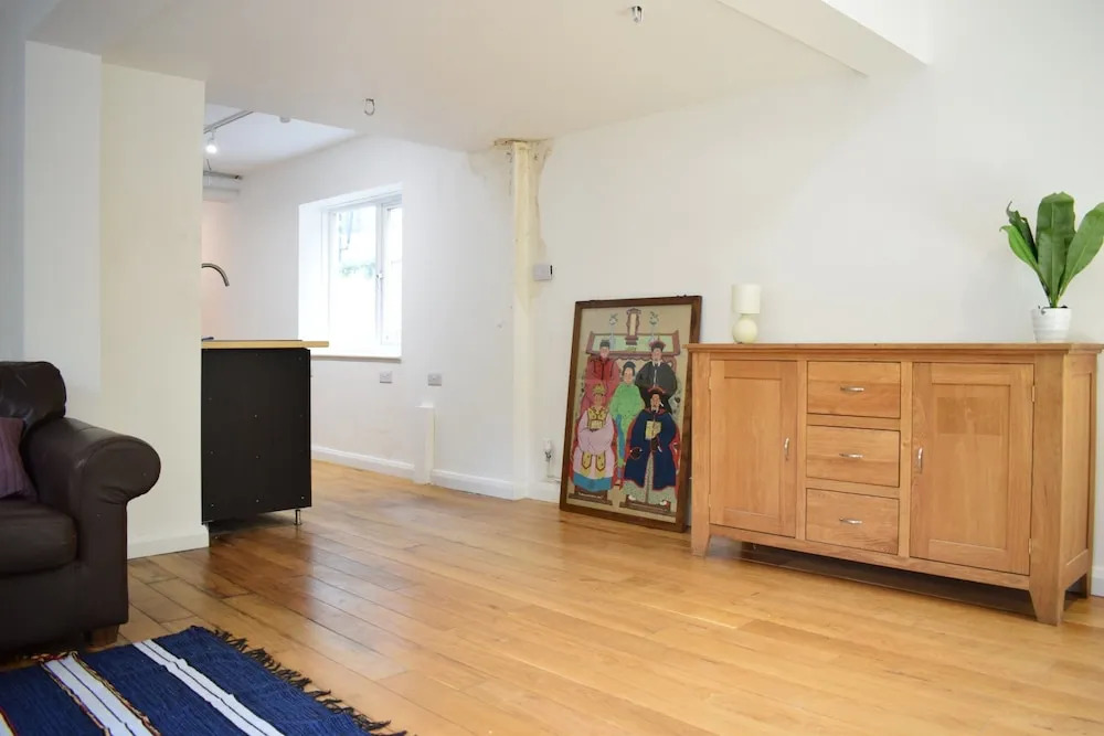 Kilburn 2 Bedroom Home