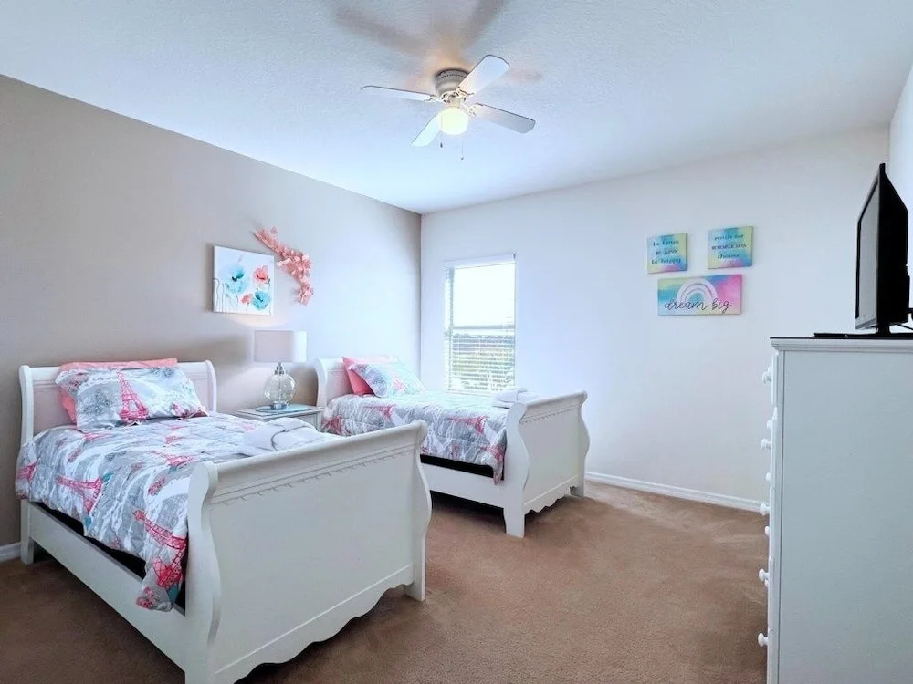 Cozy Family Friendly Pool Home With Game Room 5 Bedroom Home by RedAwning