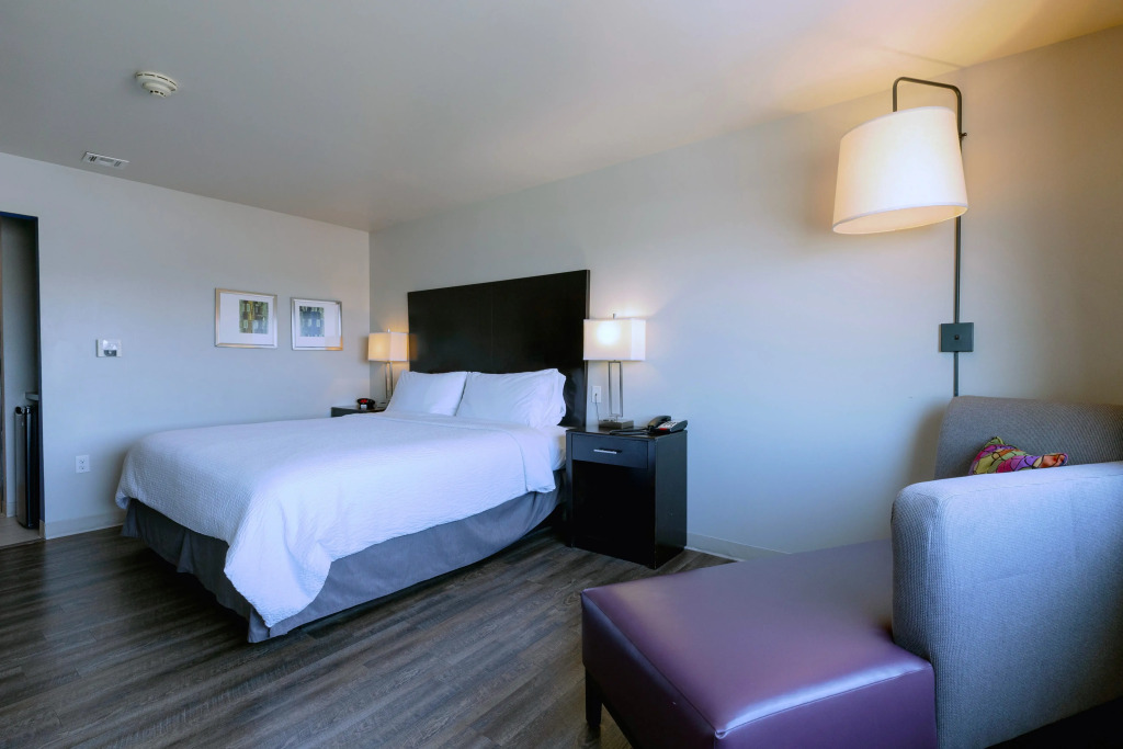 Holiday Inn Express and Suites Tahlequah by IHG