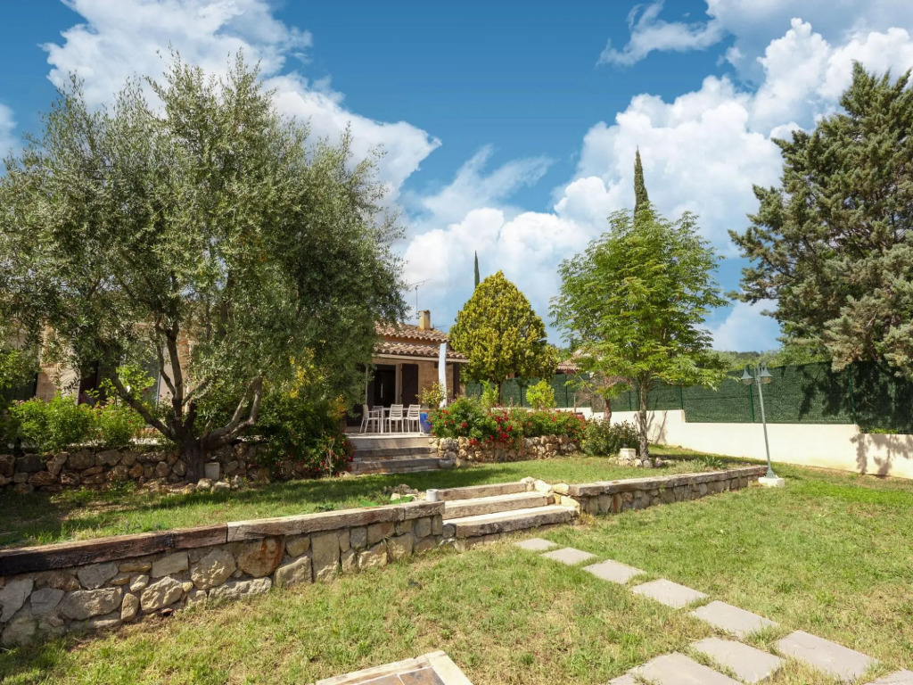 Villa Jenuska, Attractive holiday home in Callian with private pool