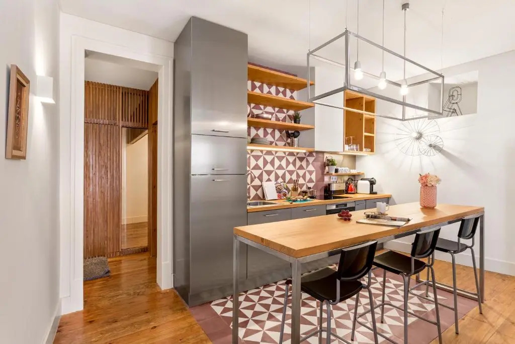 Altido Elegant Bica Apartment In Historical Centre