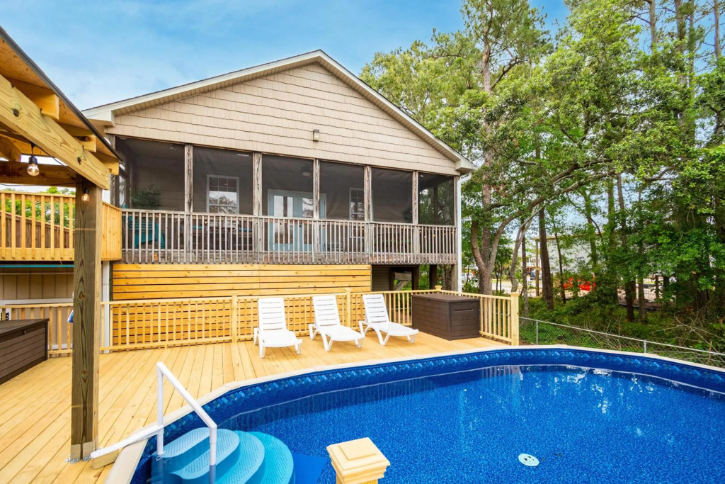 Woodlands Wonder by Oak Island Accommodations