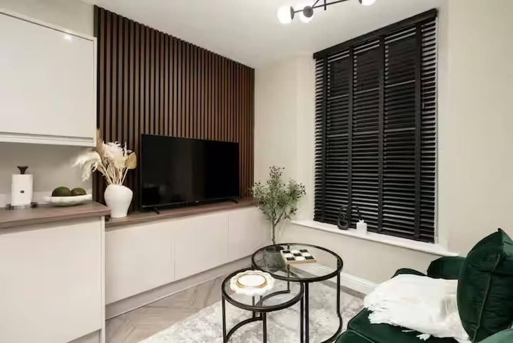 Edinburgh Apartment - Sleeps 2 - Princes St Close
