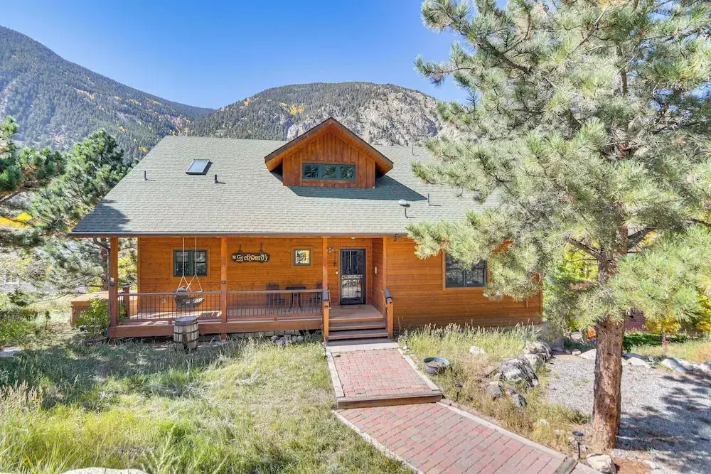 Mtn-view Cabin w/ Private Hot Tub in Georgetown!