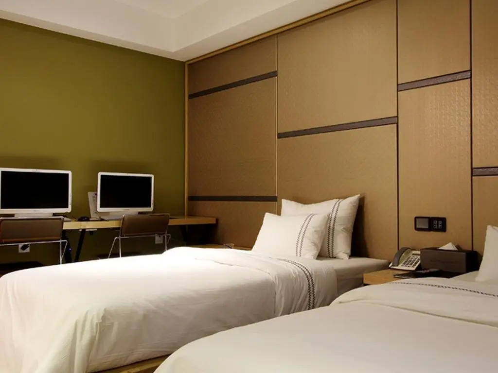 Donggyeong Hotel