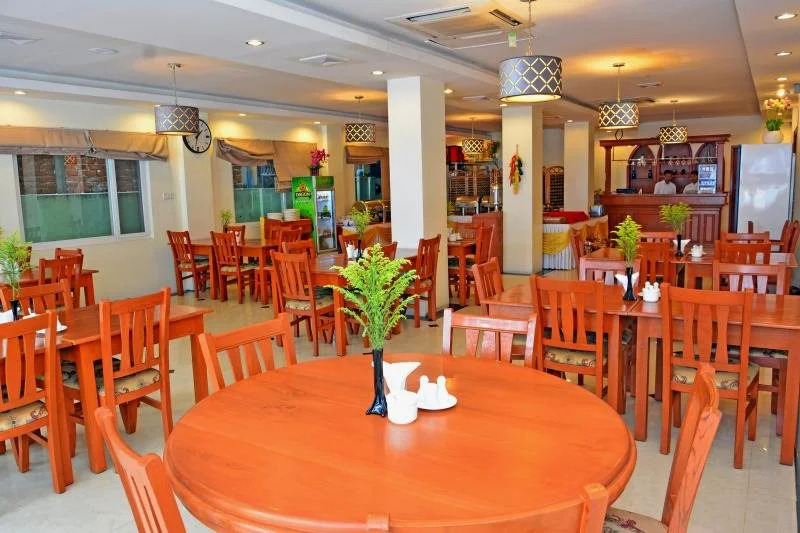 Gold Yadanar Hotel