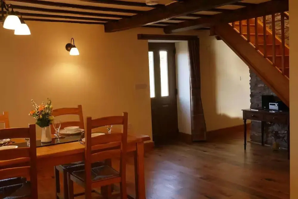 Cherry Trees - 2 Bedrooms -pets Ok - Woodburner