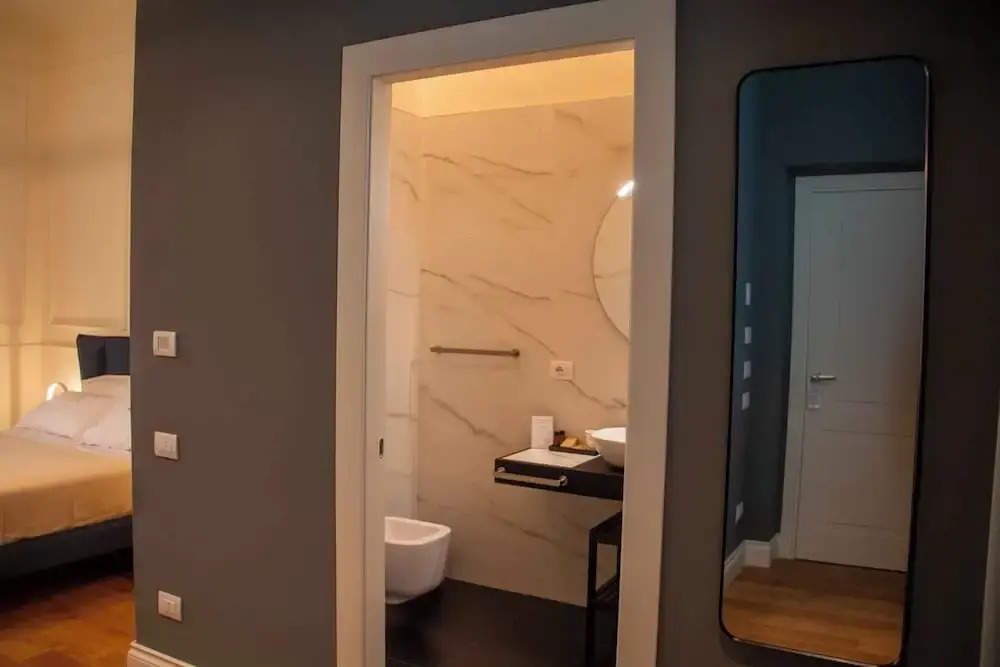 MARI Luxury Rooms and Suites