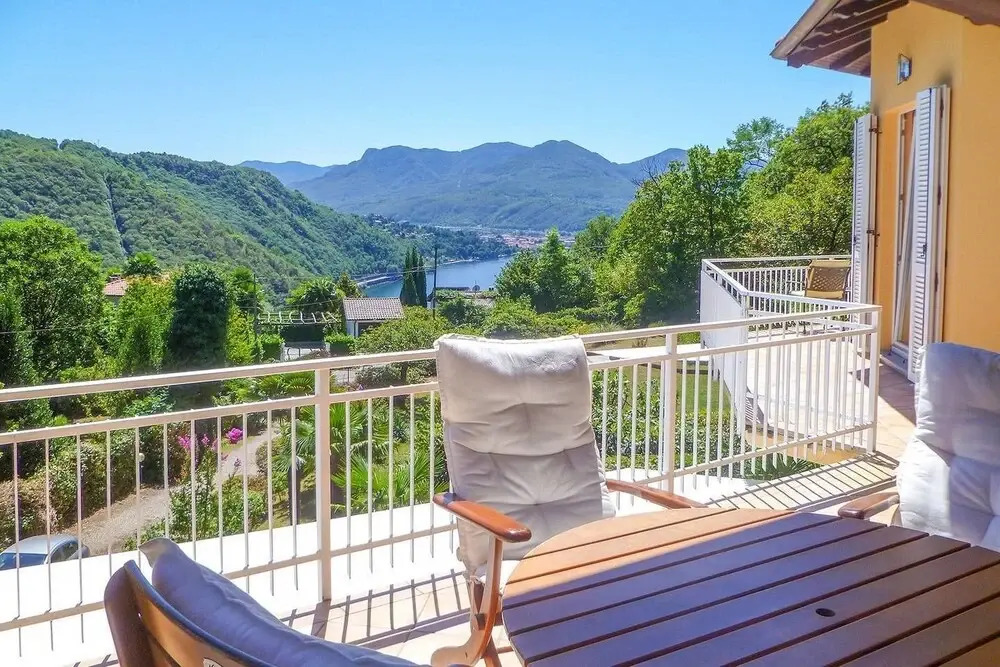 Stunning 4 bed Villa With Private Pool, Bbq, Wifi, Lake Views, Walking Distance to Restaurant
