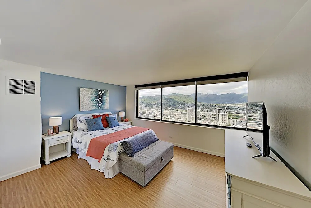 Hawaiian Monarch 203 2 Bedroom Condo by Redawning