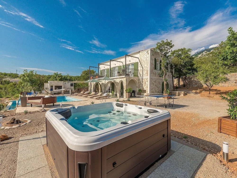 Beautiful Stone Villa With Private Infinity Pool and a Fascinating sea View