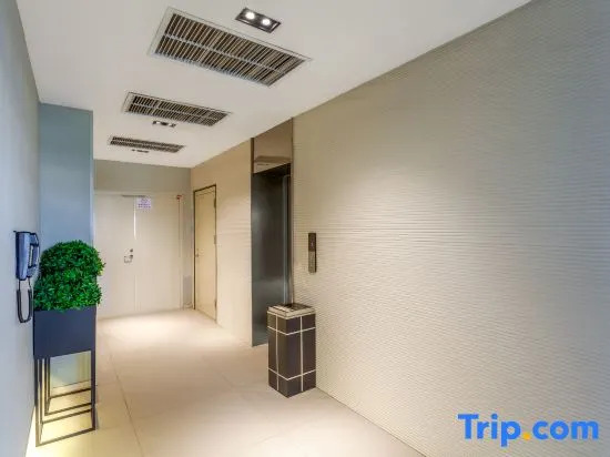 Homeinn Selected Hotel (Jinzhong University Town Wusu International Airport)