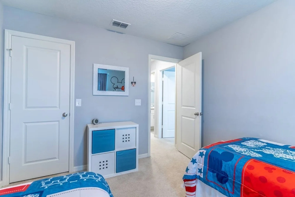 5134 Compass Bay