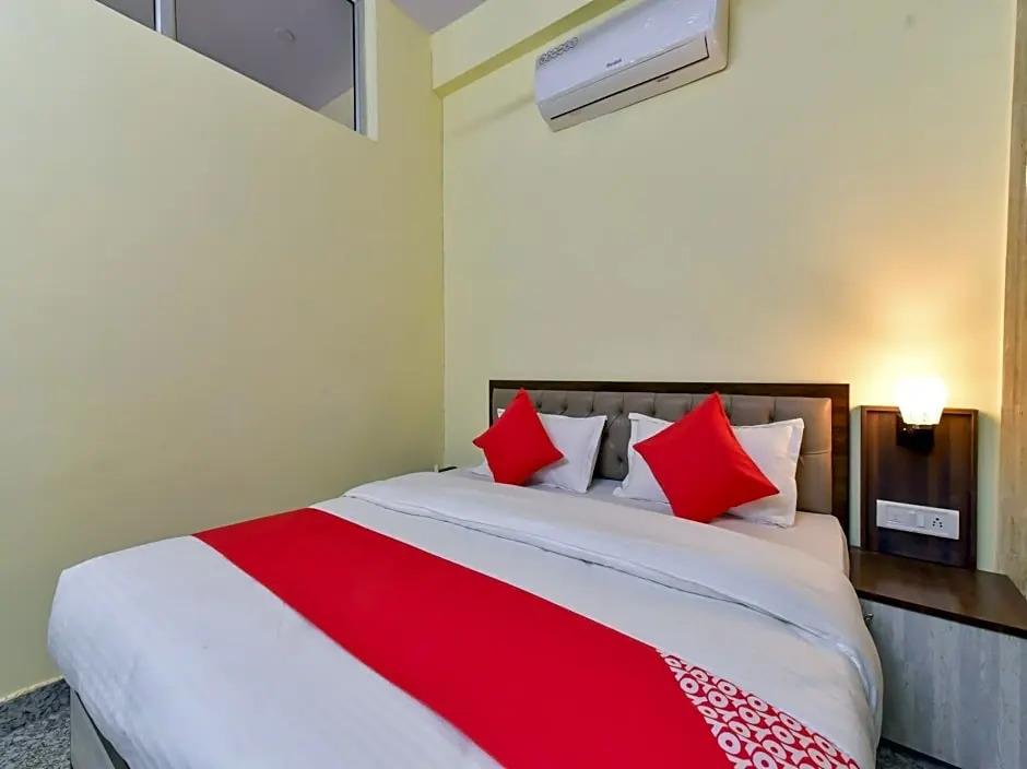 OYO 77294 Hotel Vanshil
