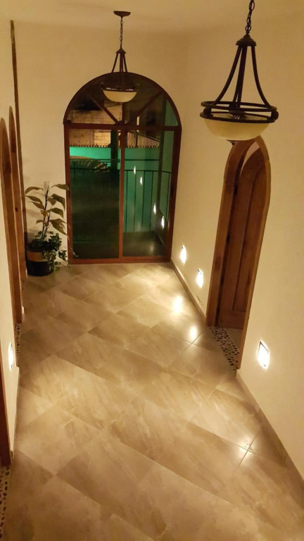 CASA PRIVADA CON ALBERCA VOLADA