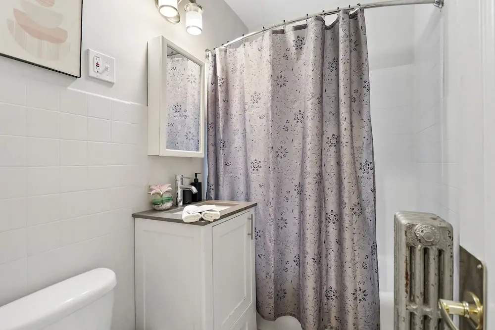 Cozy Charm Studio Apt - Kenwood 205