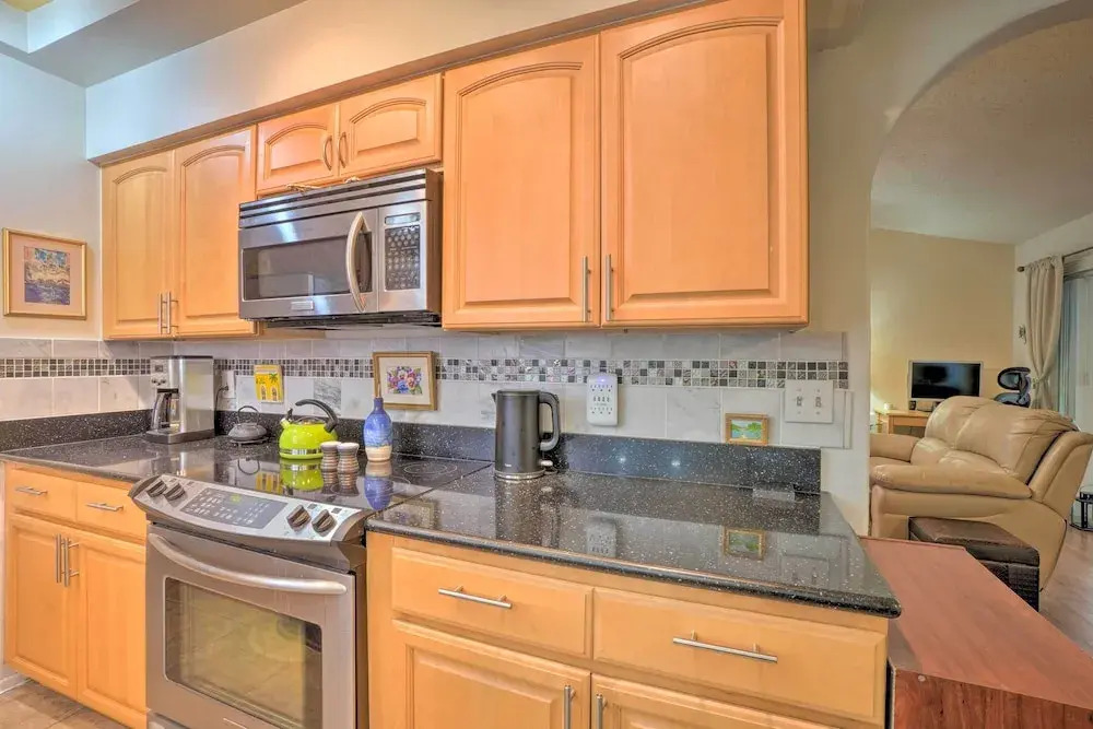 Tampa Home w/ Private Backyard ~ 15 Mi to Downtown