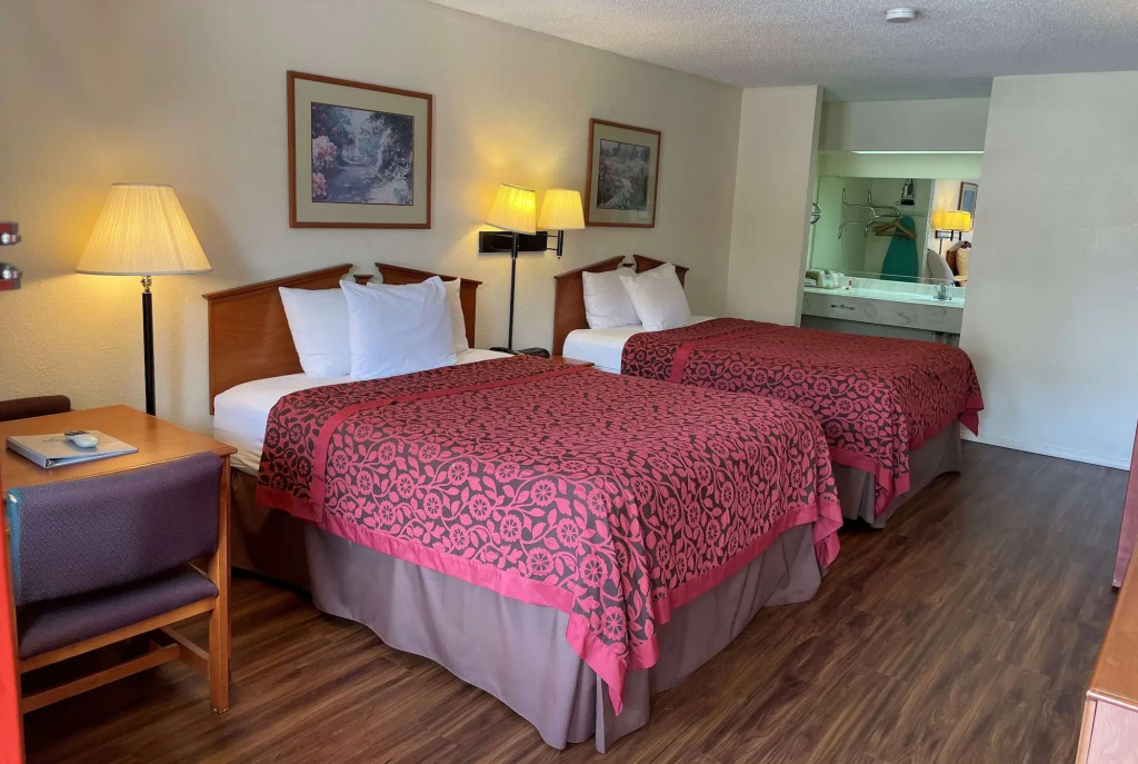 Executive Inn & Suites