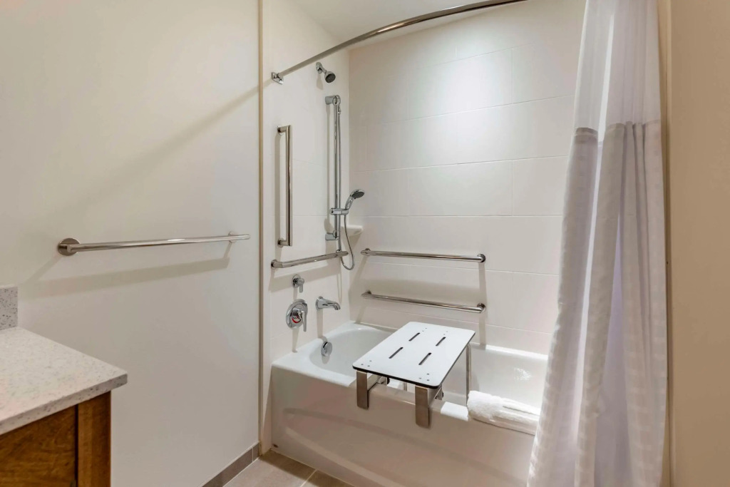 Comfort Inn & Suites Pittsburgh-Northshore