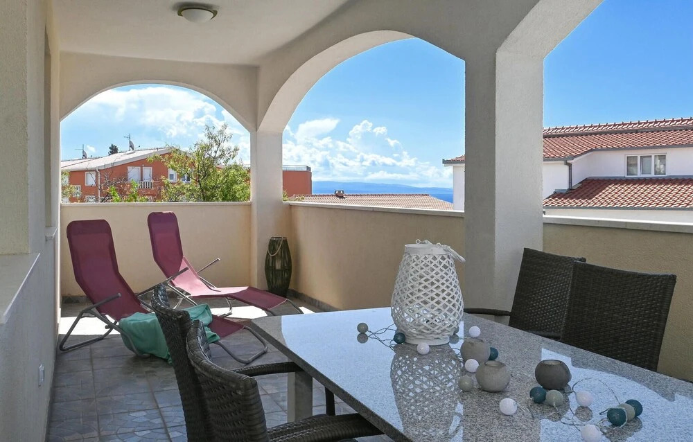 Stunning Apartment in Okrug Gornji With Wifi and 2 Bedrooms