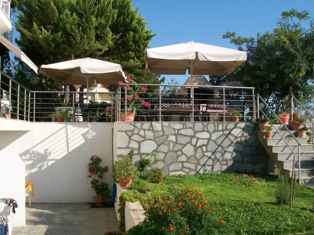 Paschalia sea view studios