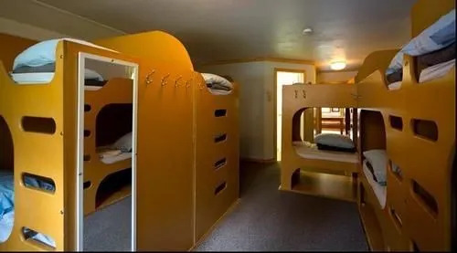 HI Castle Mountain - Hostel