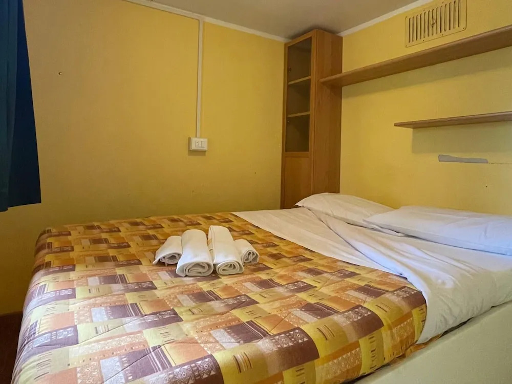 Snug Mobile Home in Toscana With Garden