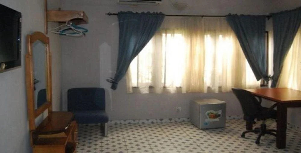 Collington Furnished Apartment Chalet