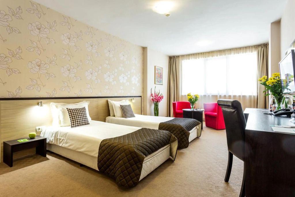 City Avenue Hotel